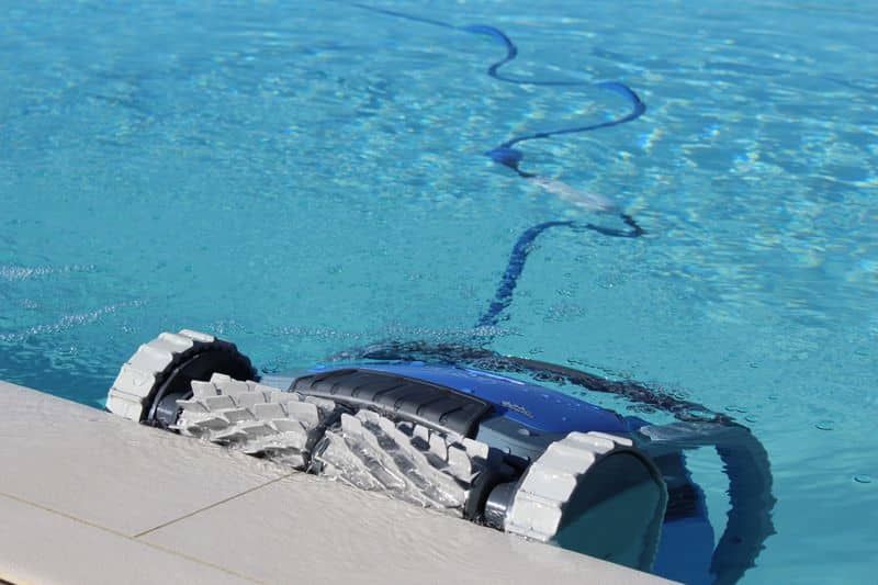 dolphin gamme M robot piscine
