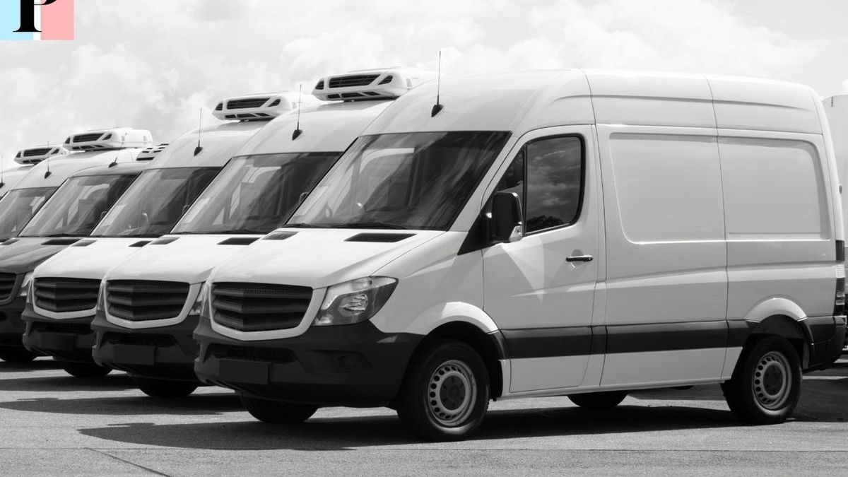 Pourquoi choisir un fourgon porte-moto ? Avantages et comparaison avec attelage et camping-car