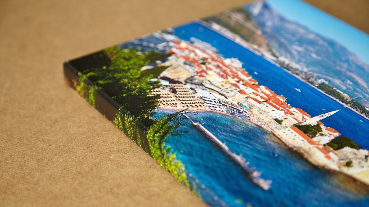 Buy photos on canvas for creative and elegant interior decoration