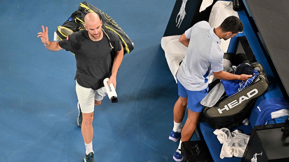 Adrian Mannarino défait par Novak Djokovic lors d'un match déséquilibré à l'Open d'Australie.
