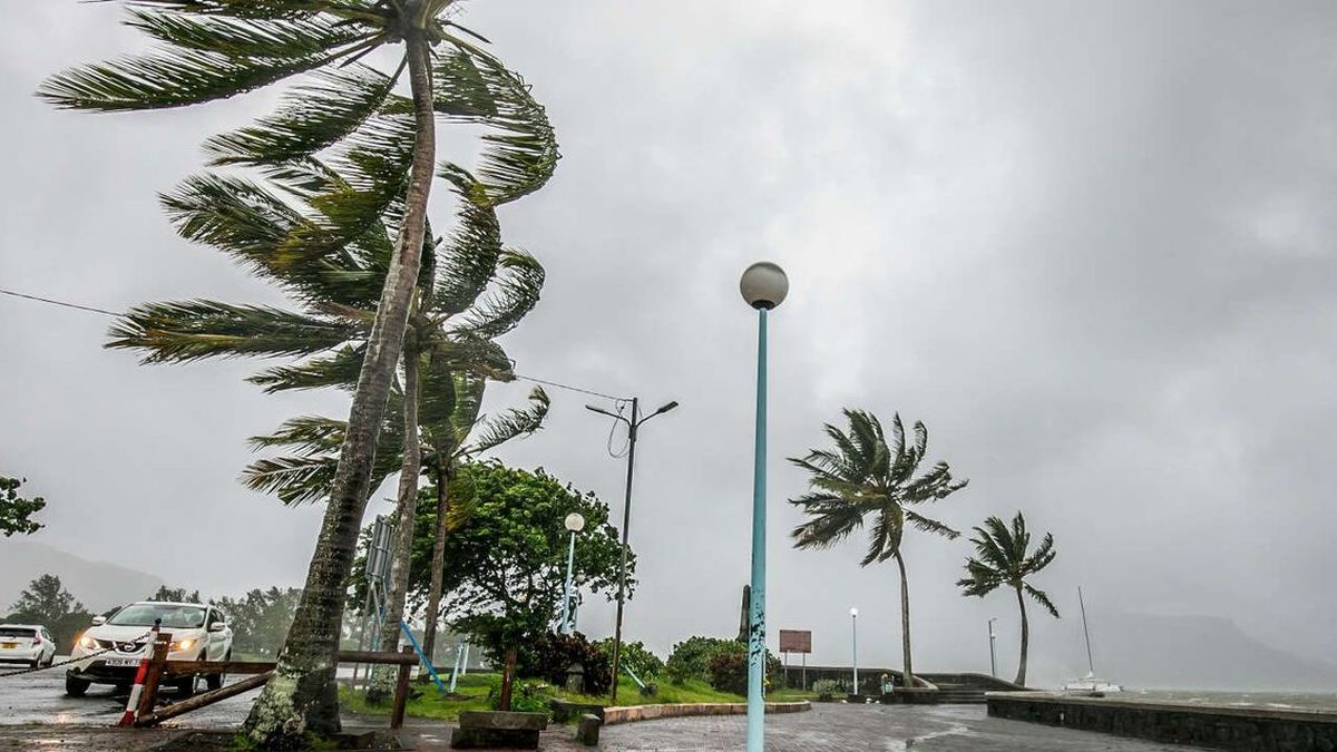 Maurice: Fin de l'alerte maximale mais dévastation massive causée par des vents furieux et des pluies diluviennes
