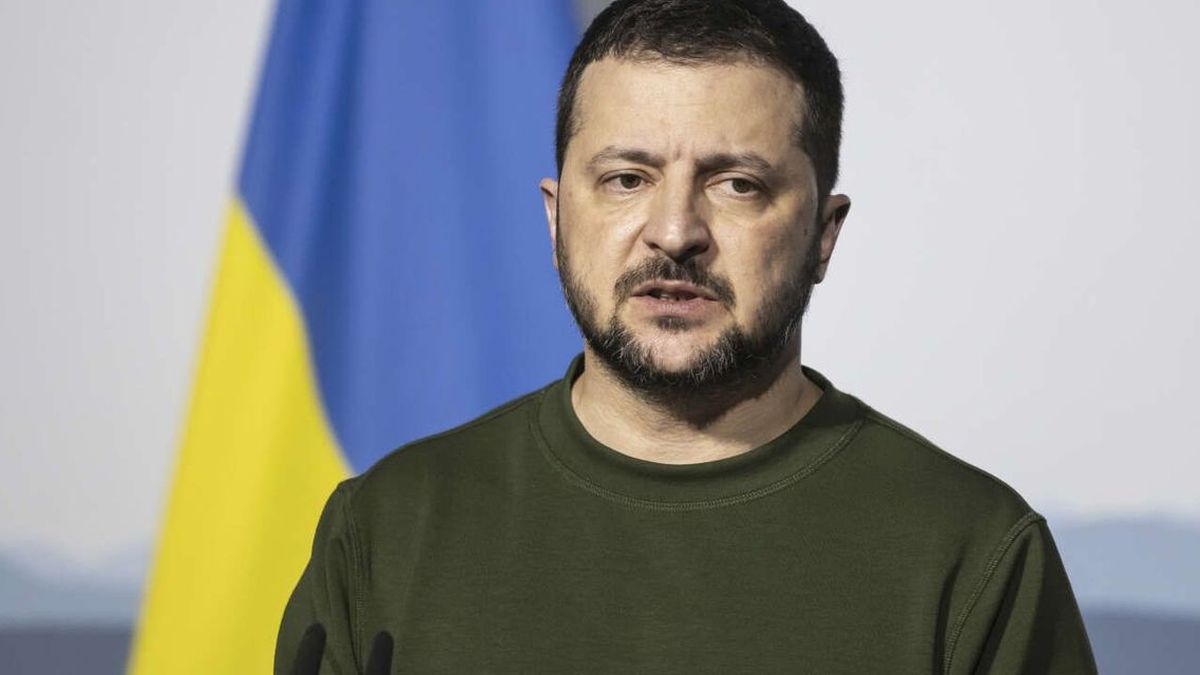 Volodymyr Zelensky participe au Forum économique mondial inauguré mardi à Davos