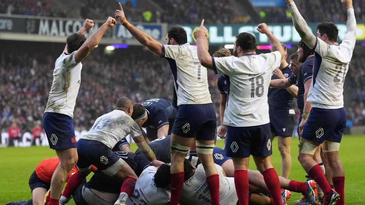L'équipe de rugby Française, après un exploit contre l'Écosse, revient difficilement dans la compétition