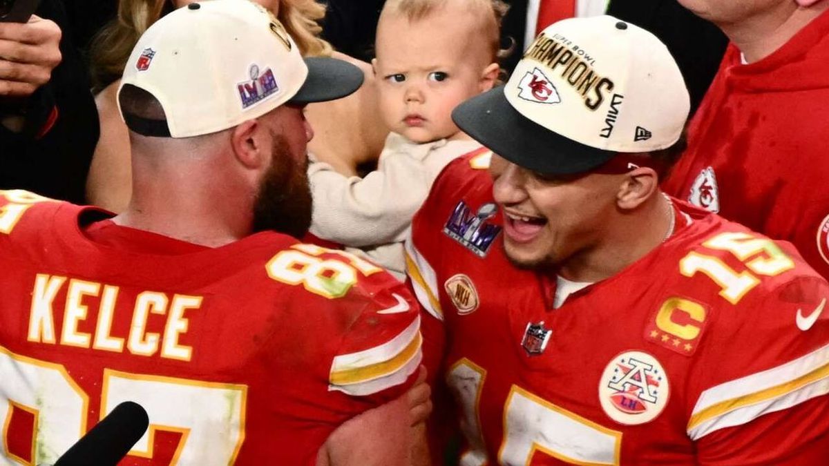Revivez le triomphe palpitant des Chiefs de Kansas City contre les 49ers de San Francisco, la pause avec Usher et l'ambiance des tribunes avec Taylor Swift
