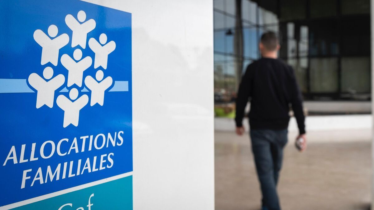 Changements majeurs en France à partir du 1er Avril 2024 : Fin de la vignette verte, modifications des allocations familiales et contrôle technique.