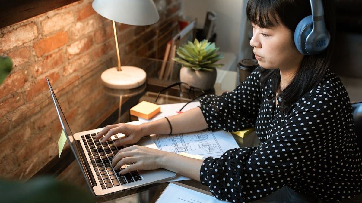 Devenir freelance : Guide pratique pour comprendre les enjeux et les bénéfices du travail indépendant