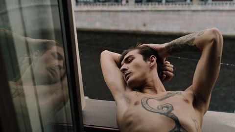 Se lancer dans le tatouage en tant qu'auto-entrepreneur : Guide complet