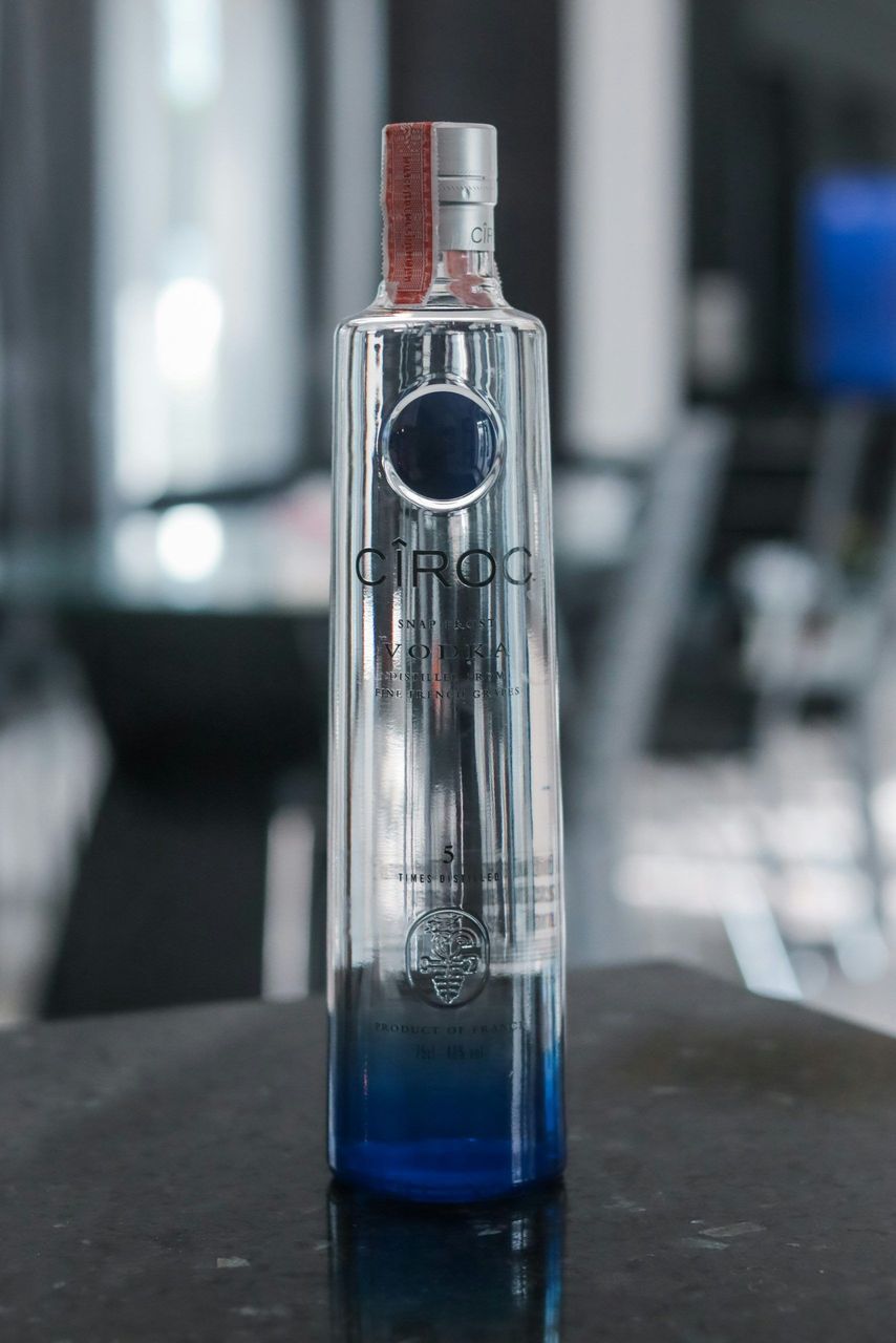 découvrez tout ce que vous devez savoir sur ciroc en 2024 : les nouvelles innovations, les tendances en matière de cocktails et les événements incontournables à ne pas manquer. plongez dans l'univers de cette vodka innovante et haut de gamme qui continue de séduire les amateurs de spiritueux.