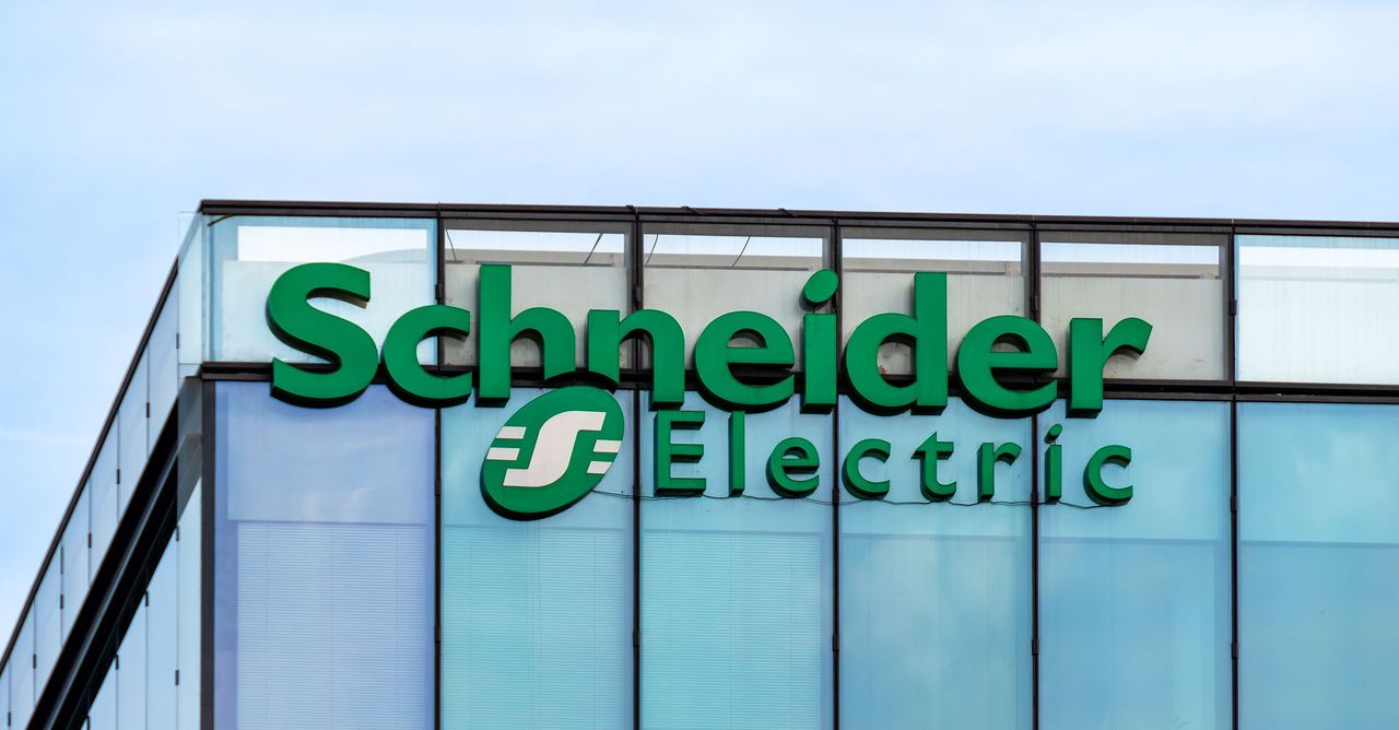 découvrez les dernières innovations et solutions énergétiques de schneider electric en 2024. restez à jour sur les tendances, produits et technologies qui façonnent l'avenir de la gestion de l'énergie et de l'automatisation.
