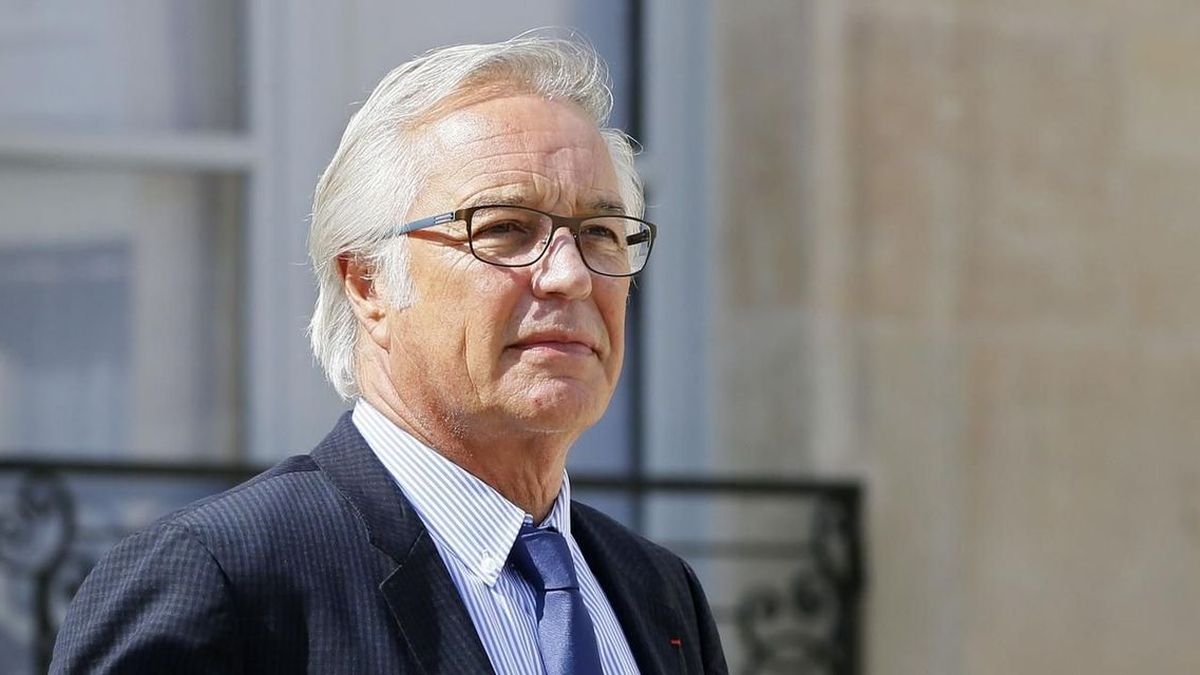 "François Rebsamen se déclare prêt à « s'impliquer », un gouvernement attendu « avant les fêtes de fin d'année »