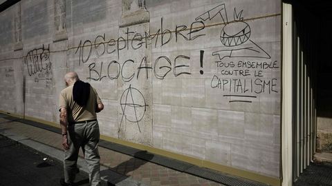 Derrière l'initiative 'Bloquons Tout', la lutte contre les difficultés financières mensuelles et l'inquiétude du futur