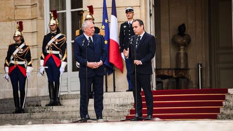 Quels bénéfices "à vie" des anciens ministres Sébastien Lecornu a-t-il déclaré vouloir supprimer ?
