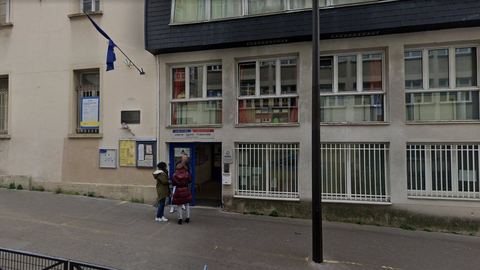 Animateur périscolaire suspendu après un viol d'un enfant de trois ans dans les toilettes d'une école primaire.