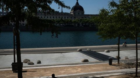 Chaleur intense en France : canicule en cours dans l'Ouest.