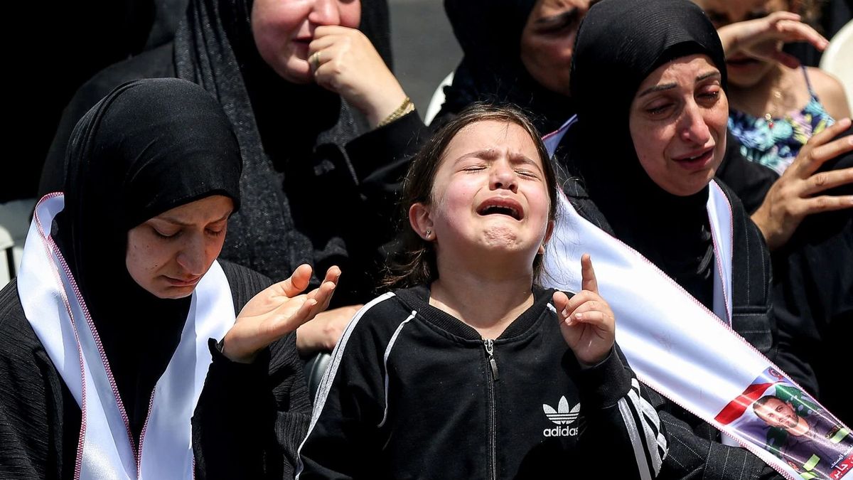 Guerre au Moyen-Orient : Israël intensifie ses frappes au Liban malgré la trêve.