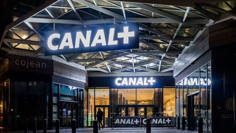 Tribune anti-Bolloré : le patron accusé de "discrimination", Canal + assigné après menace de boycott des signataires.