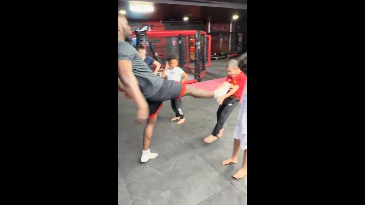 Violences sur enfants : pétition et interdiction pour le coach de MMA de Villeurbanne.