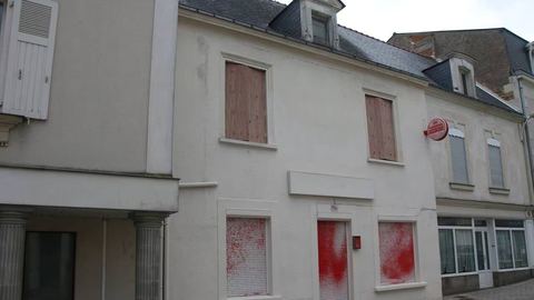 Ancien Café des Sports du Maine-et-Loire: rouvrira-t-il après l'occupation d'extrême-droite ?