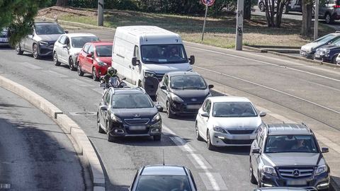 Changement climatique : baisse des émissions de gaz à effet de serre en France, insuffisante malgré des progrès.