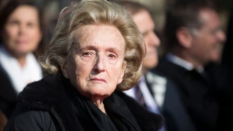 Décès de Bernadette Chirac : Macron rend hommage à « une grande dame » qui a marqué l'histoire.