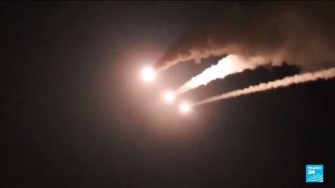 Escalade au Moyen-Orient : Israël frappe l'Iran en réponse.