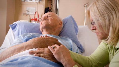 La loi sur l'aide à mourir «fragilise les soins palliatifs et les plus vulnérables», alerte le député PS Dominique Potier.