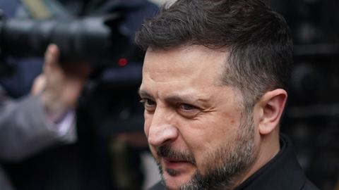 Ukraine : Zelensky évoque une discussion "très positive" avec des émissaires américains.