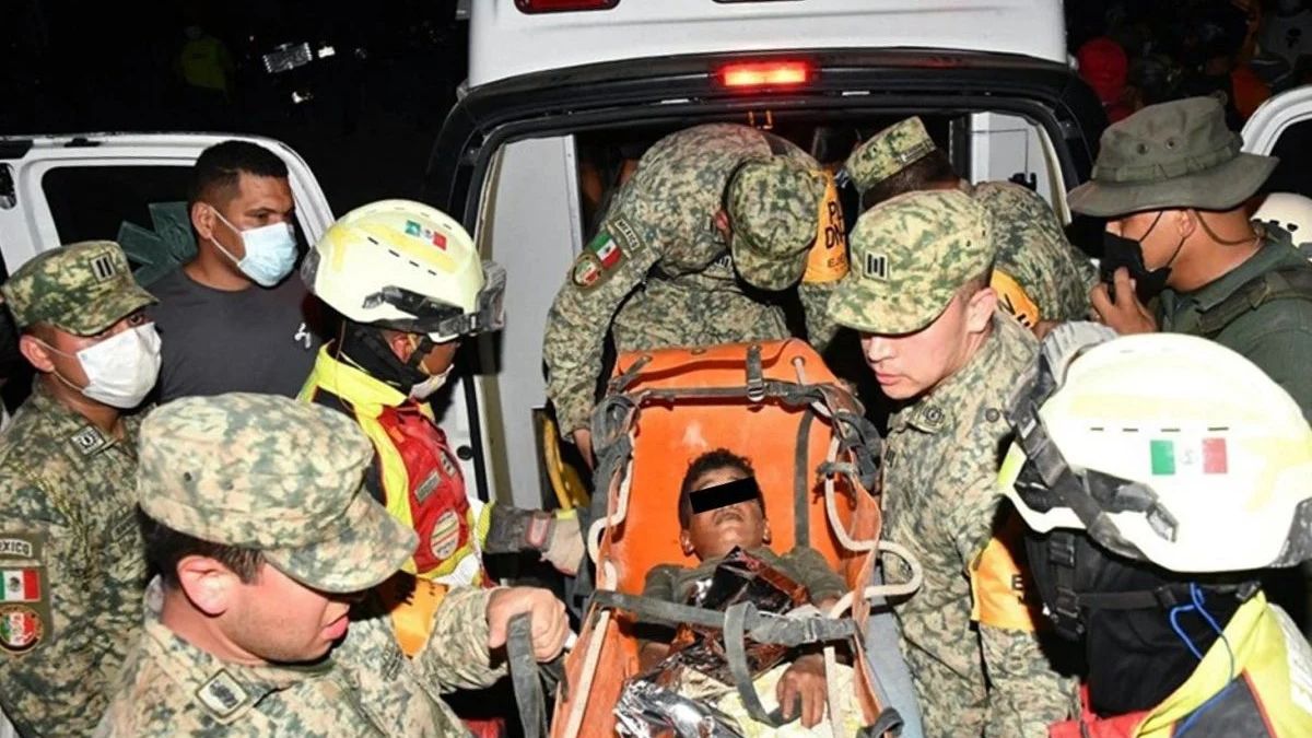 Venezuela : Un père et son fils retrouvés vivants quatre jours après le séisme.