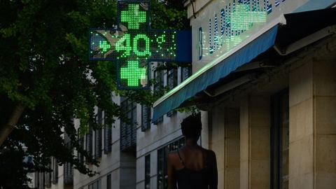 Canicule : activation inédite du "plan Orsec chaleurs extrêmes" en rouge