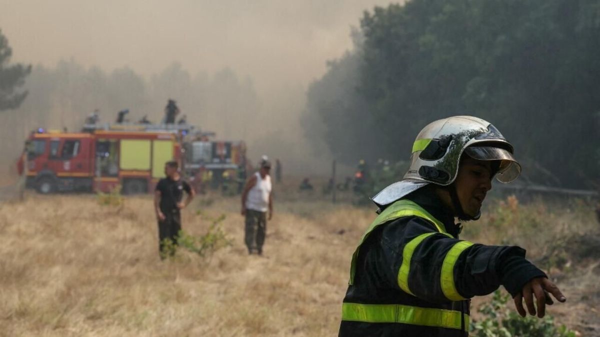 EN DIRECT - Incendies en France : mégafeu stabilisé en Gironde, météo favorable attendue