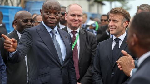 Manganèse et défense : visite d'État du président gabonais à Paris
