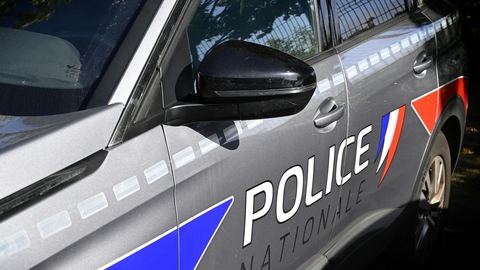 Un homme s'immole, sa compagne et leur bébé gravement blessés.