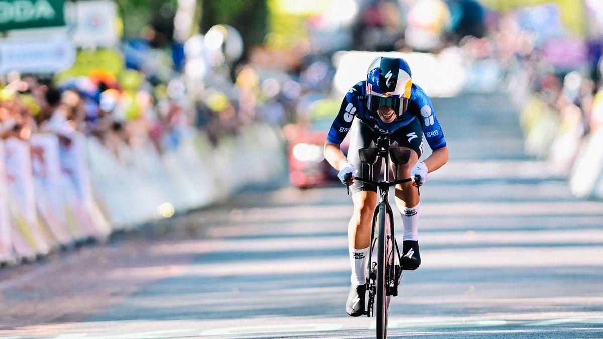 Tour de France Femmes : Demi Vollering brille dans le chrono.